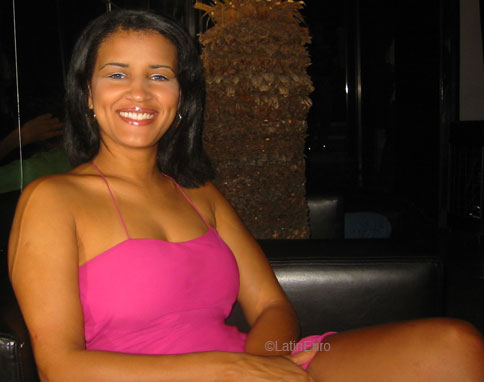 Date this beautiful Brazil girl Fernanda from  B6187