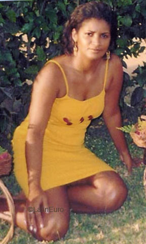 Date this attractive Brazil girl Debora from RECIFE B6191