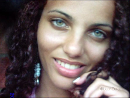 Date this hard body Brazil girl Leonice from RIO DE JANEIRO B6195