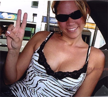 Date this sultry Brazil girl Poliana from RECIFE B6474