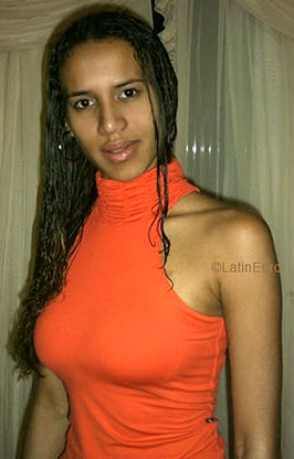 Date this nice looking Brazil girl Liliane from OURO PRETO DO OESTE B6515