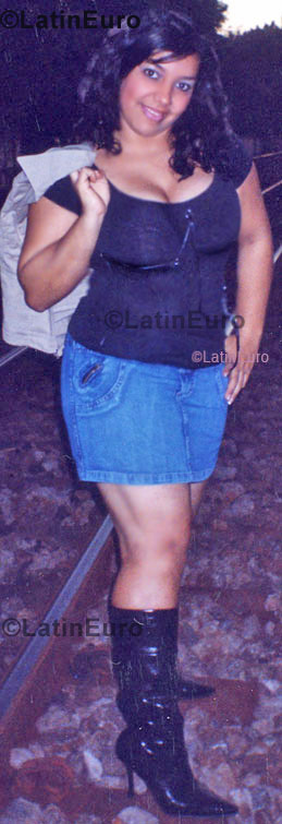 Date this funny Brazil girl Aline from Governador Valadares B666