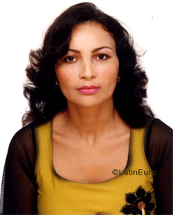 Date this delightful Brazil girl Claudia from RECIFE B6704