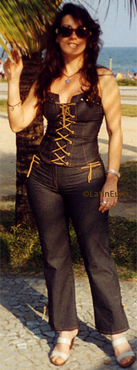 Date this hard body Brazil girl Christiane from RIO DE JANEIRO B6975