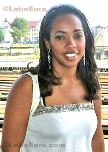 Date this sultry Brazil girl Michelle from Santos B69