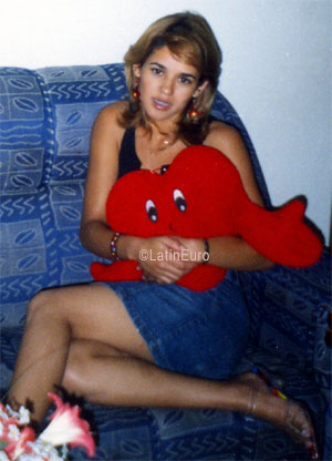 Date this lovely Brazil girl Junia from ARCOS B7027