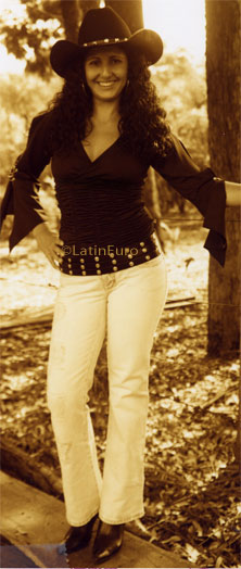 Date this cute Brazil girl Geyce from INHUMAS B7099