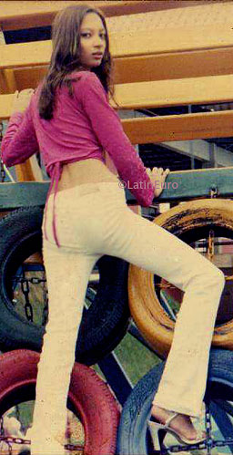 Date this athletic Brazil girl Clarissa from  B7170