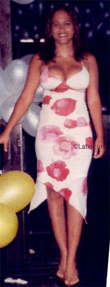 Date this nice looking Brazil girl Cristiane from SALVADOR B7264