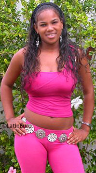 Date this voluptuous Brazil girl Fernanda from SALVADOR B7394