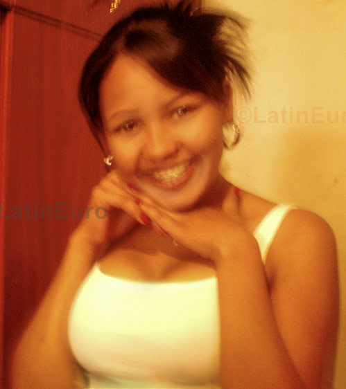 Date this gorgeous Brazil girl Camila- from BARRINHA B740