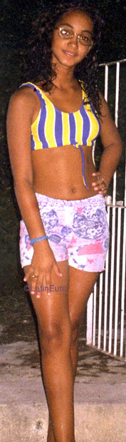 Date this sultry Brazil girl Nijany from RECIFE B7488