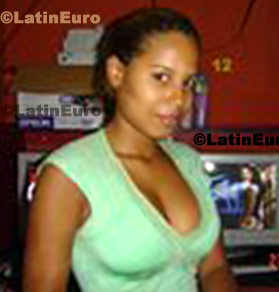 Date this exotic Brazil girl Lays from Recife B74