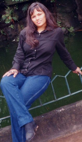 Date this nice looking Brazil girl Luci from NOVA IGUACU B7501