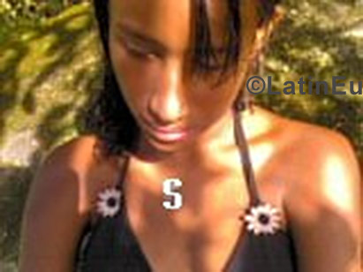 Date this hard body Brazil girl Samara from Santos B750