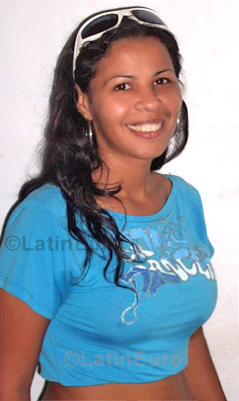 Date this attractive Brazil girl Yasmin from Natal B752