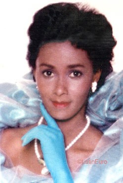 Date this beautiful Brazil girl Claudia from SAO GONCALO B7663