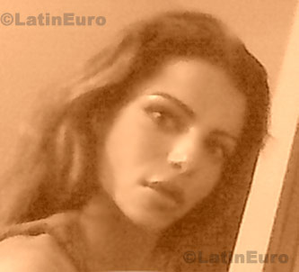 Date this happy Brazil girl Mariana from Belo Horizonte B76