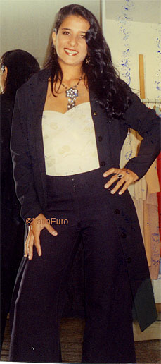 Date this beautiful Brazil girl Claudia from SALVADOR B7921