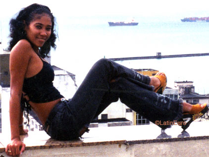 Date this pretty Brazil girl Fabiola from SALVADOR B7956
