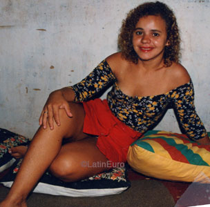 Date this good-looking Brazil girl Diana from PRESIDENTE DUTRA B7994