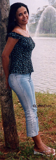 Date this happy Brazil girl Marisol from PARAISO B8000