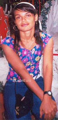 Date this attractive Brazil girl Viviane from SALVADOR B8040