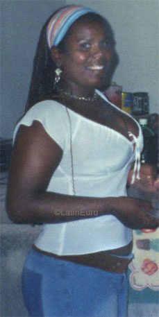 Date this young Brazil girl Fabiana from RIO DE JANEIRO B8190