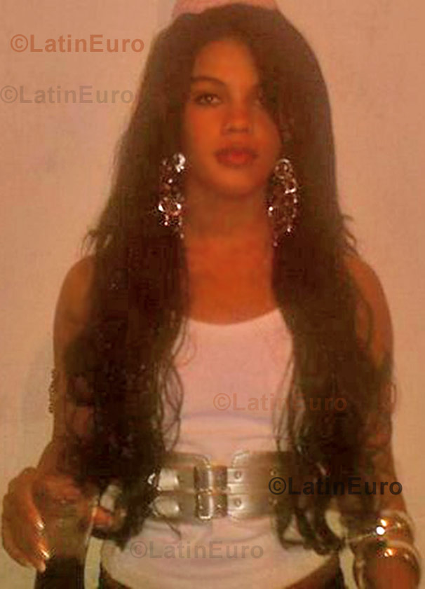 Date this hot Brazil girl Paminha from Campos dos Goytacazes B821