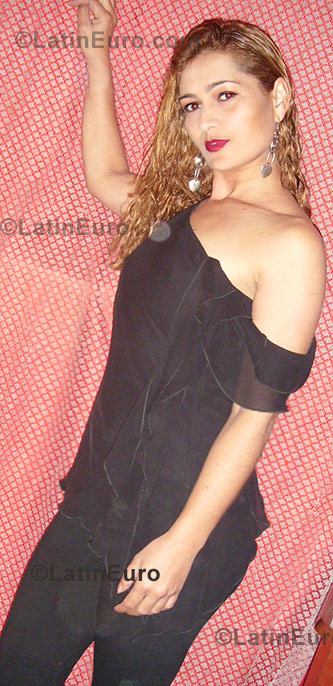 Date this hard body Brazil girl Cristeane from Ribeirao Das Neves B823