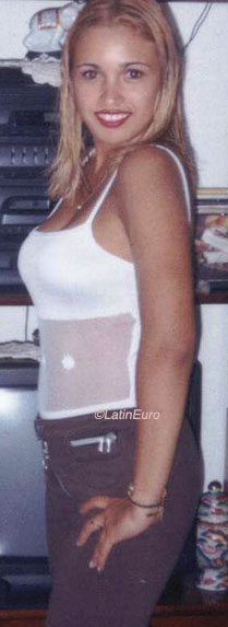Date this gorgeous Brazil girl Emely from MANAUS B8324