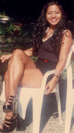 Date this exotic Brazil girl Fatima from ANANINDEUA B8358