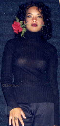 Date this charming Brazil girl Silvia from BETIM B8397