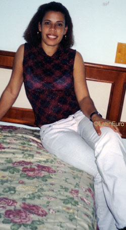 Date this funny Brazil girl Denise from RIO DE JANEIRO B8406