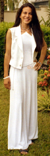 Date this funny Brazil girl Claudia from NANUQUE B8410