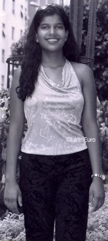 Date this good-looking Brazil girl Fabiola from RIO DE JANEIRO B8414