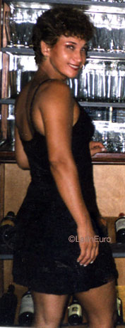 Date this nice looking Brazil girl Rosangela from RIO DE JANEIRO B8415