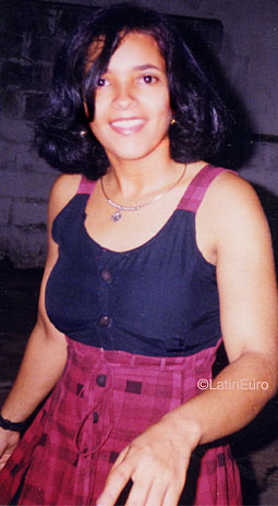 Date this happy Brazil girl Ronilda from SAO DOMINGOS DO ARAGUAIA B8429