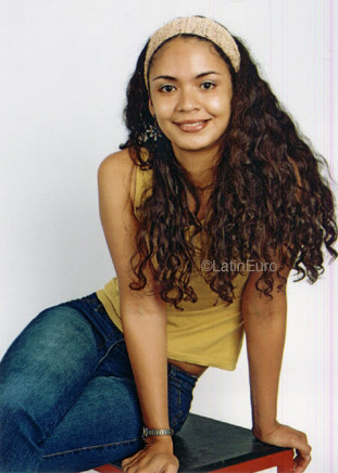 Date this sensual Brazil girl Ana from SALVADOR B8553