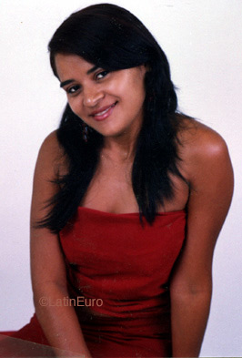 Date this charming Brazil girl Holizangela from  B8602