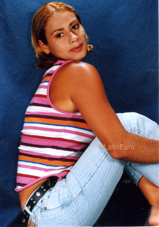 Date this sensual Brazil girl Edva from  B8672