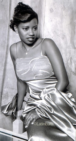 Date this lovely Brazil girl Liria from ITUIUTABA B8750