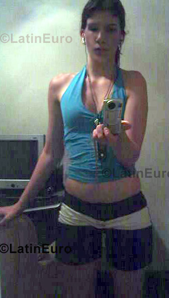 Date this good-looking Brazil girl Poliana from Maringa B896