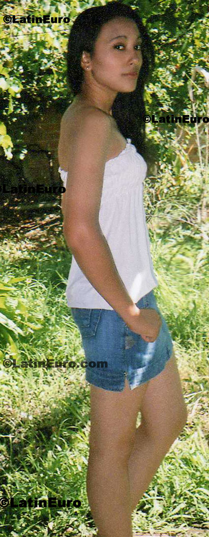 Date this beautiful Brazil girl Mariely from Uruguaiana B8