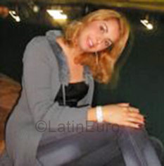 Date this athletic Brazil girl Ana from Betim B951