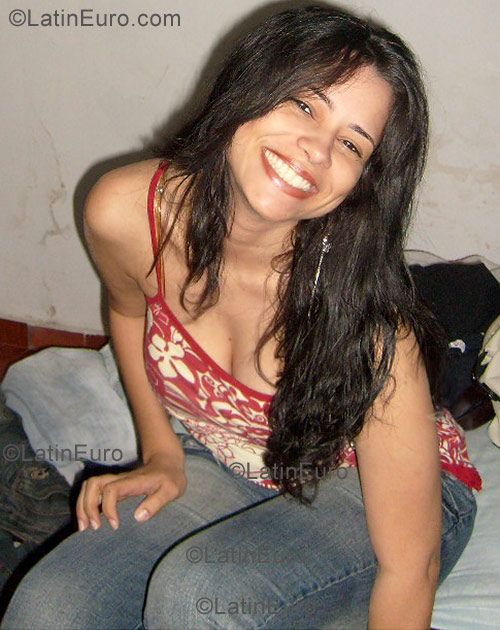 Date this exotic Brazil girl Rosana from Goiania B977