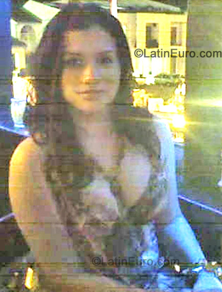 Date this athletic Colombia girl Diana from Cali C7918