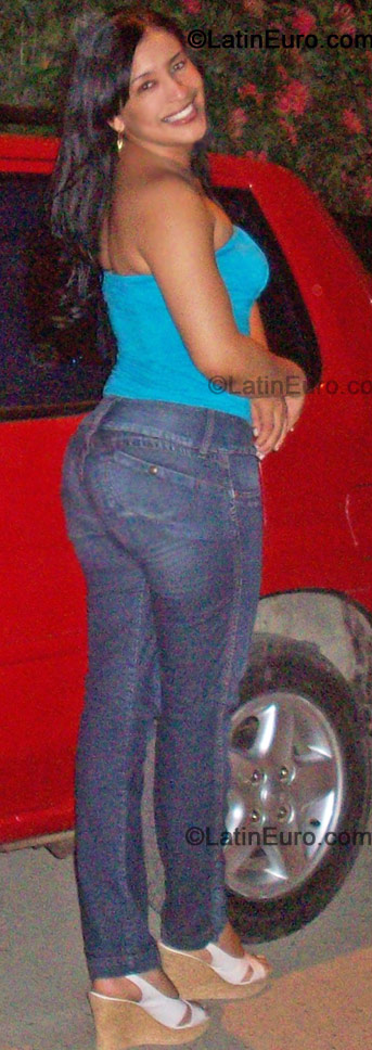 Date this happy Colombia girl Janitza from Cartagena C7932