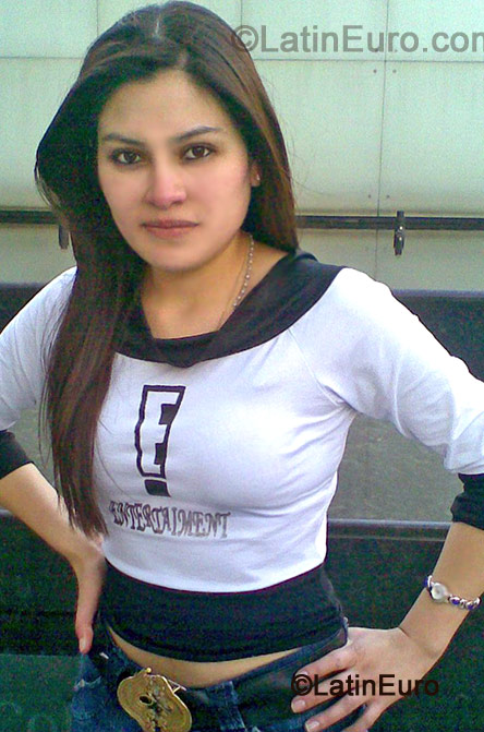 Date this athletic Colombia girl Diana from Bogota C7944