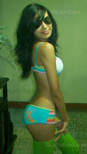 Date this happy Colombia girl Stephany from Medellin C7973